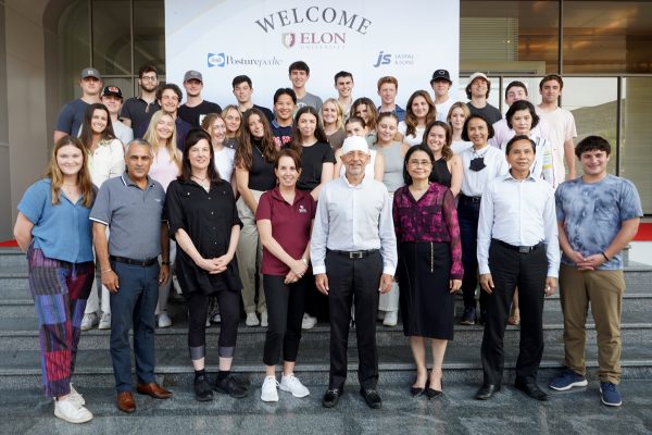 Group photograph with K. Kiatisak, Managing Director, Jaspal & Sons Co., Ltd. accompanied by 
Company Senior Management and the Elon University Group
